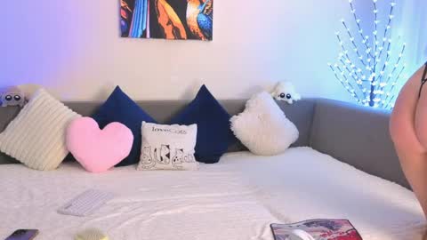 Emily Heels online show from May 2026 11:28:01 AM