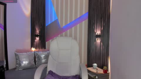 Emily online show from January 2025 03:55:02 PM