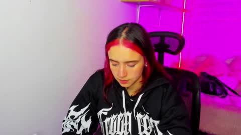 emily_lindey online show from December 2025 03:11:01 AM