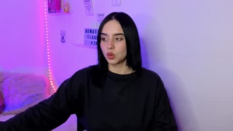 Emily Lindey online show from March 2026 05:03:02 AM