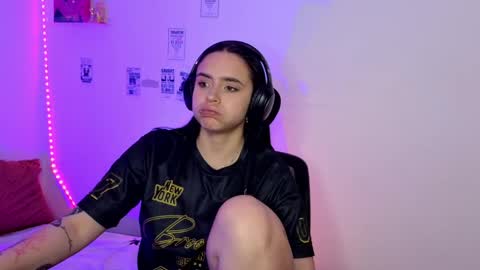 Emily Lindey online show from April 2026 04:21:01 AM