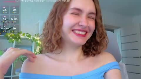 Snapshot of emily_lune chatting on May 2026 01:45:02 AM Emily online show from May 2026 01:45:02 AM