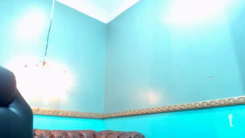 emily_manzur online show from June 2026 05:57:01 PM