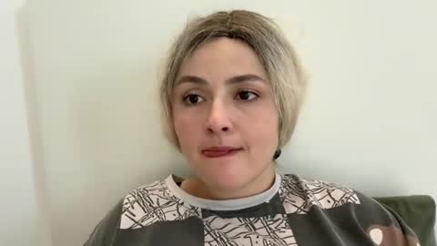 emily_morning_dew online show from October 2025 09:10:01 AM