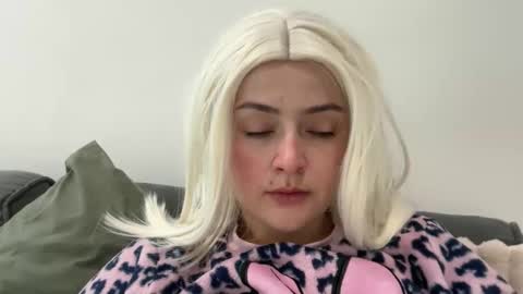 emily_morning_dew online show from November 2025 08:36:01 AM