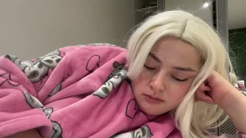 emily_morning_dew online show from January 2026 05:33:01 AM