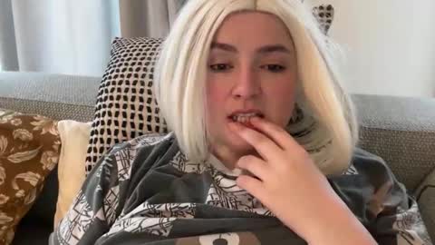 Snapshot of emily_morning_dew chatting on February 2026 08:02:01 AM emily_morning_dew online show from February 2026 08:02:01 AM