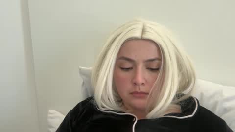 Snapshot of emily_morning_dew chatting on February 2026 02:18:01 PM emily_morning_dew online show from February 2026 02:18:01 PM