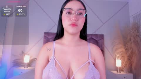emily_nova_ online show from May 2026 11:51:02 AM
