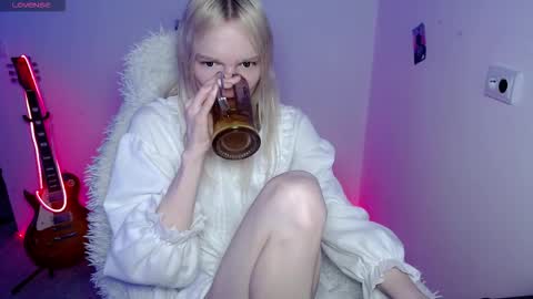 Snapshot of emily_nyaffe chatting on March 2026 10:40:01 PM Lia online show from March 2026 10:40:01 PM