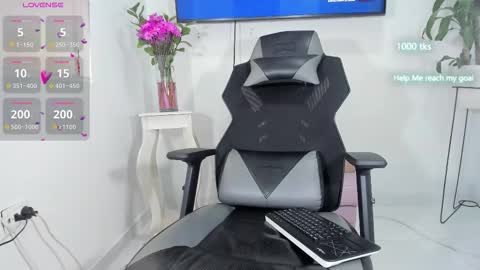 emily_palmeer online show from October 2025 12:49:02 PM