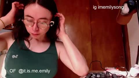 emily_pearl_ online show from April 2026 08:50:02 PM