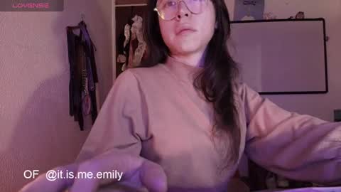 emily_pearl_ online show from July 2026 11:18:02 PM