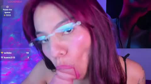 Snapshot of emily_rosinn chatting on May 2026 07:39:01 AM Emily online show from May 2026 07:39:01 AM