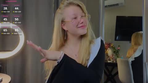 Snapshot of emily_shepard chatting on September 2025 02:22:01 AM emily shepard online show from September 2025 02:22:01 AM