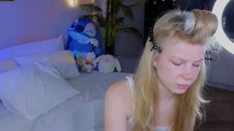 emily shepard online show from May 2026 02:28:01 AM