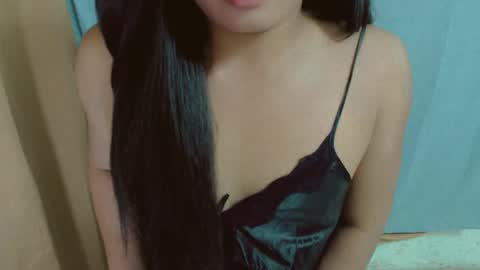 Snapshot of emily_sweeney chatting on February 2025 05:51:01 AM emily online show from February 2025 05:51:01 AM