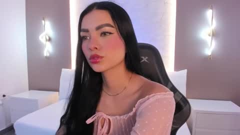 emily_tolson online show from December 2025 07:20:01 PM