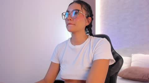 emily_tolson online show from April 2026 09:39:33 PM