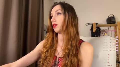 Snapshot of emily_w0w_ chatting on September 2025 09:28:02 PM Lia online show from September 2025 09:28:02 PM