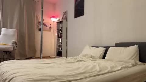 Lia online show from March 2026 04:00:02 PM