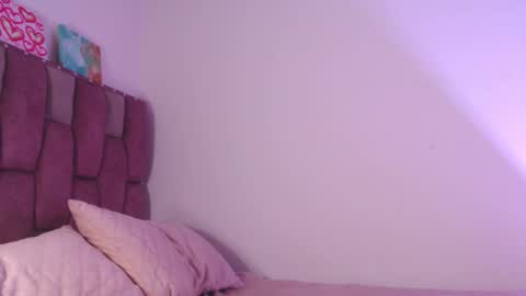 emily_w2 online show from October 2025 04:20:02 AM