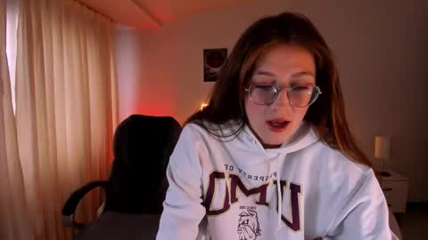emily_warren__ online show from September 2025 08:58:01 PM