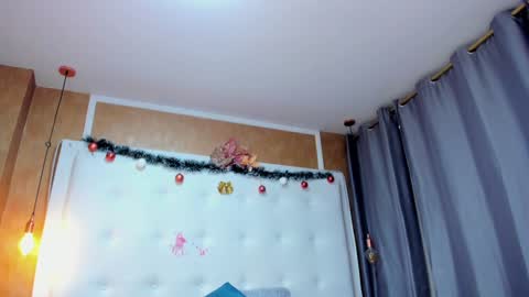 emilyadams0 online show from December 2024 10:19:01 PM