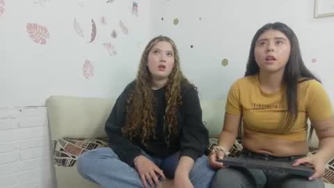 Snapshot of emilyblosom_y_miarose chatting on July 2026 06:03:02 PM online show from July 2026 06:03:02 PM