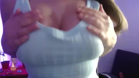 Emily online show from November 2025 10:58:01 AM