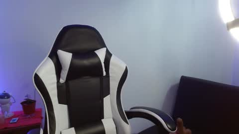 Emily online show from November 2025 03:12:02 PM