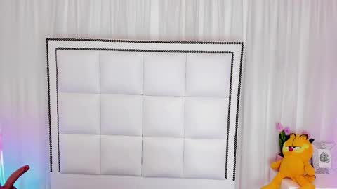 Snapshot of emilybta chatting on November 2025 08:58:01 AM EMILY online show from November 2025 08:58:01 AM