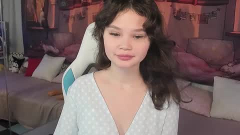 Emilyhaves online show from November 2025 05:09:01 PM