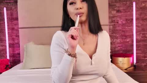 Emily online show from March 2025 05:18:02 AM