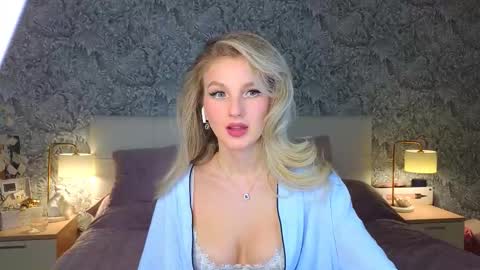 Snapshot of emilydancee chatting on March 2026 03:18:01 PM emilydancee online show from March 2026 03:18:01 PM