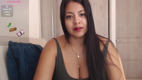 Snapshot of emilyguss chatting on March 2025 01:45:01 PM Emily online show from March 2025 01:45:01 PM