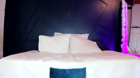 Emily online show from January 2025 10:53:02 AM