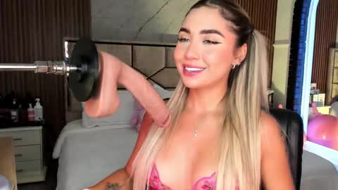 Emily Hendrix online show from September 2025 08:33:01 PM