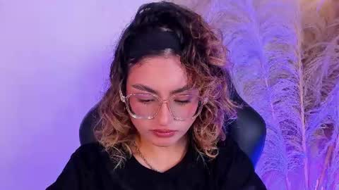 Emilyjonnes  online show from June 2026 03:59:02 AM