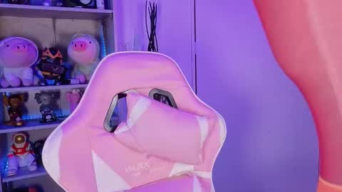 VALEEEN online show from November 2025 04:42:01 PM