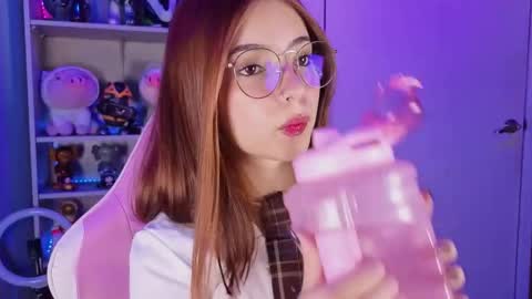 VALEEEN online show from December 2025 04:57:02 PM