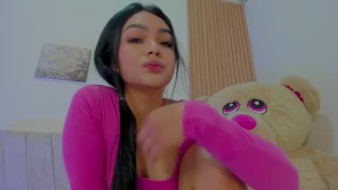 Snapshot of emilylittle___ chatting on December 2025 03:51:02 PM EMI online show from December 2025 03:51:02 PM