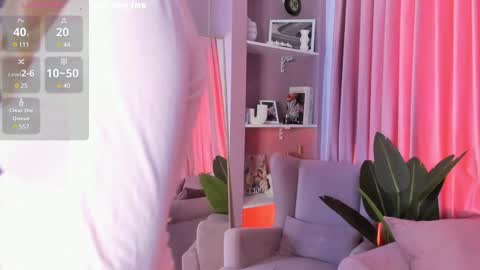 Hey i am  Emily     am -  pm online show from December 2024 11:40:02 AM