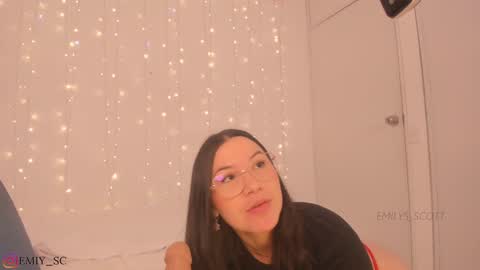 Snapshot of emilys_scott chatting on January 2025 02:02:02 PM Emy online show from January 2025 02:02:02 PM