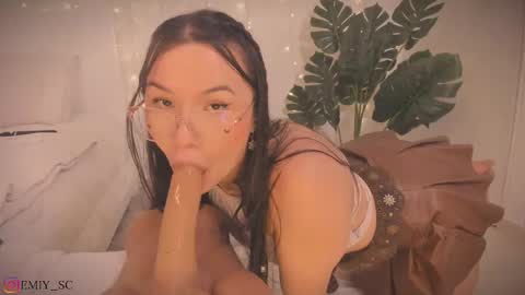 Snapshot of emilys_scott chatting on February 2025 04:07:01 PM Emy online show from February 2025 04:07:01 PM