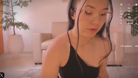 Snapshot of emilys_scott chatting on February 2025 08:24:01 PM Emy online show from February 2025 08:24:01 PM