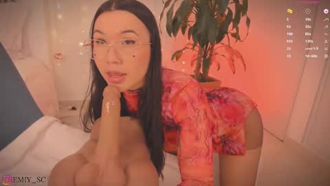 Snapshot of emilys_scott chatting on March 2025 02:05:02 PM Emy online show from March 2025 02:05:02 PM