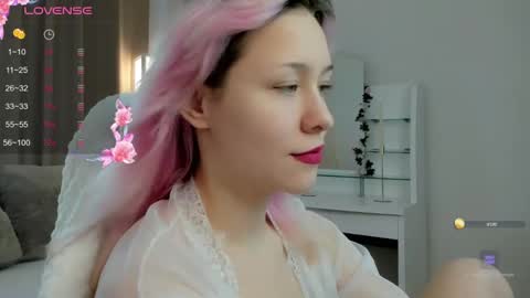 Snapshot of emilytrase chatting on June 2026 01:17:02 AM Betty online show from June 2026 01:17:02 AM