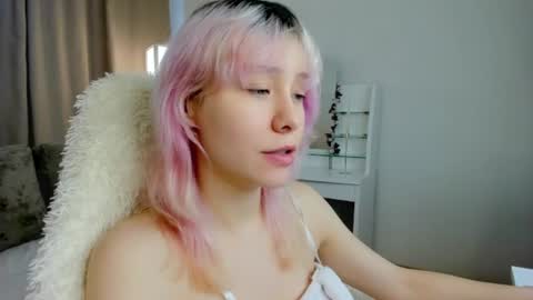 Snapshot of emilytrase chatting on June 2026 01:19:01 AM Betty online show from June 2026 01:19:01 AM