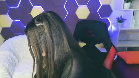 Emily online show from January 2025 07:37:02 AM